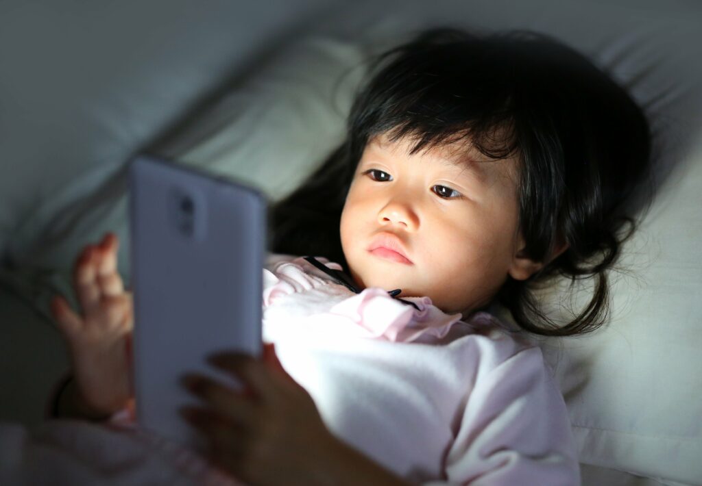 Association between screen time and childhood myopia