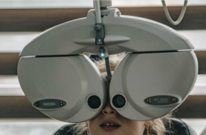 Child making an eye test for visual agnosia